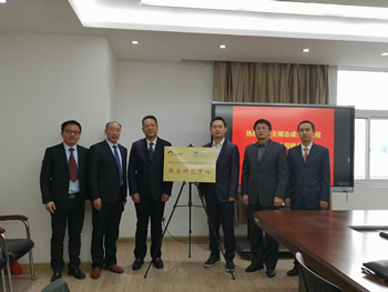 “校企合作   强强联合  开拓创新  服务社会 ”